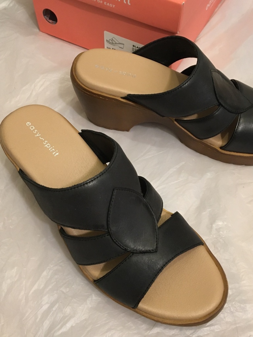 NWT Easy Spirit Leather Sandals Heels